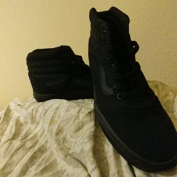 Vans - Picture 5 of 7